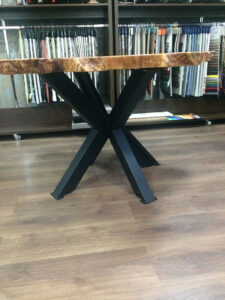 ПОДСТОЛЬЕ ИЗ МЕТАЛЛА