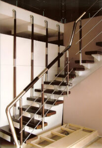 ЛЕСТНИЦА ИЗ ЛИСТОВОЙ СТАЛИ